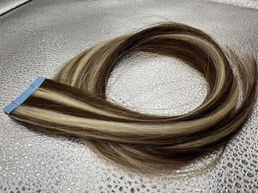 FNLonglocks Color 4/60 piano tape-in hair extensions swatch